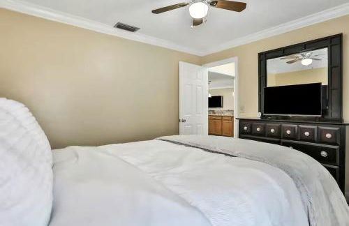 Renovated 3BR Dog Friendly Pond View W/D - Foto 24