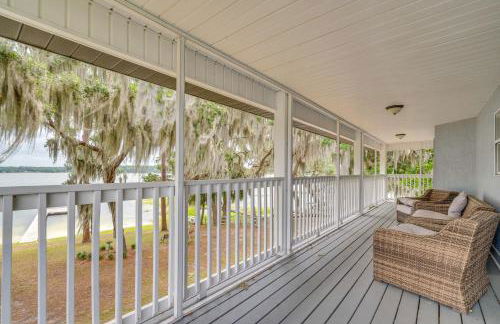 Private Beach at Lakefront Summerfield Getaway! - Foto 21