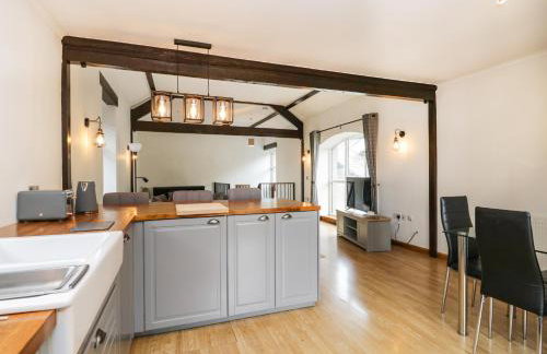 Coach House - Photo 18