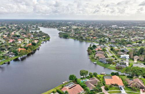 Stunning House with Beautiful Lake View - Foto 56