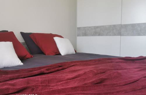 CITY CENTER PEARL #new#free reserved parking in garage elevator direct access#business and pleasure#city view&balcony&sunny&cafes&markets&tram#city center#working room#2 toliets#2 bedrooms - Photo 11