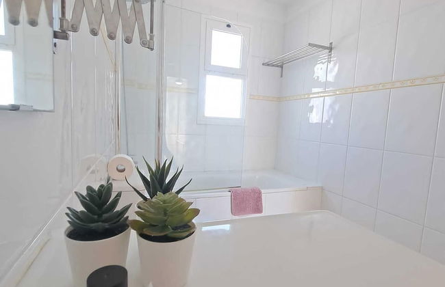 Belvilla by OYO Apartment in Arona - Foto 17