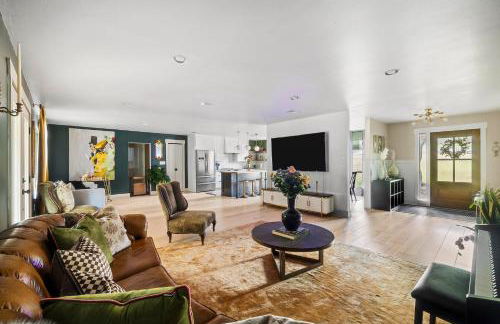 San Marcos 5BR Retreat with Pool Near TXST - Foto 21