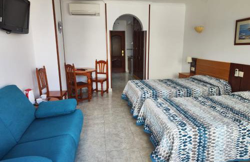 Apartamentos Leonor Carihuela - Photo 49