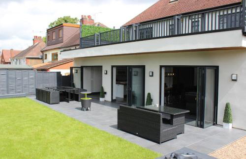Modern Spacious House - Sleeps 16, Free Parking, Sun Terrace - Foto 3