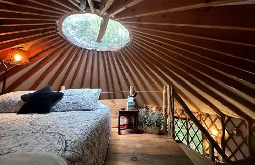 Luxury Yurt Rental Hidden in the Forest near Bristol, Vermont - Foto 17