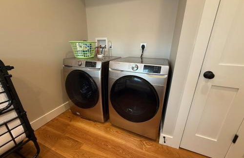 Luxury 3BR with King Beds in Montgomery Village - Photo 29