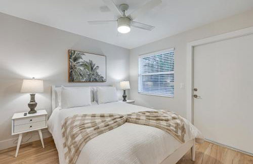 Sleek Coastal Abode 1 Block to Naples Beach! - Photo 12