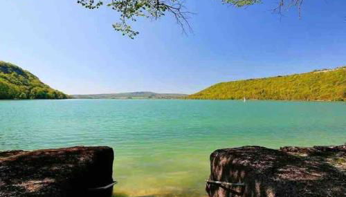 Maison/Gîte familial dans le Jura à 200m du lac avec piscine privée - Foto 1