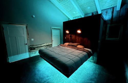 Designer Lake Cabin- HotTub, Sauna & Massage Chair - Foto 8