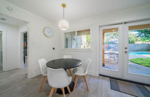 Bright and Spacious Home for w Pool -over 30 Nights- - Foto 14