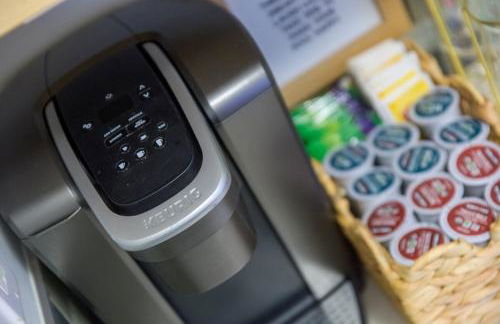 Charming and Cozy 1 Bedroom 1 Bathroom Guest Suite in Silverlake - Foto 49