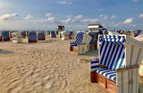 Beach Home - Photo 40