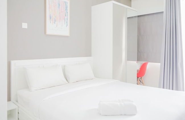 Elegant with Brand New at Studio Emerald Bintaro Apartment - Foto 3