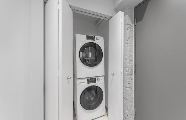 Elegant Suites De La Montagne- Dtwn Mtl - Photo 10