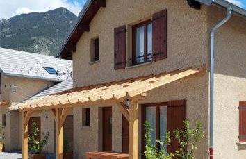 Le Pré Fleuri à Guillestre - Appartements neufs classés Meublés de Tourisme 3 étoiles- Climatisés- Parking privatif - Photo 1