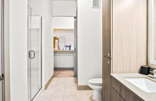 Luxurious New Unit 1Bd1Ba Pool, Golf Sim - Foto 22