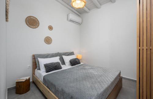 Antonakis Villa Secret Pool & Hot Tub Hideaway - Photo 37