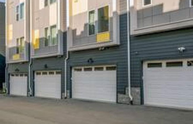 NEW Pink Howdy Oasis 13 Beds Rooftop View Parking - Foto 53