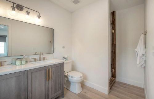 Sunflower Suite Modern Loft with Skyline Views - Foto 4