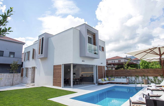 Luxurious Villa With Private Pool and Garden - Foto 20