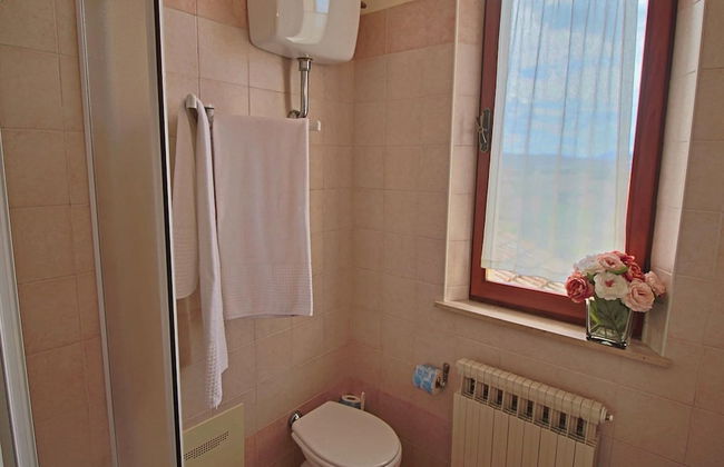 Apartment in Piticchio With Pool and BBQ - Photo 14