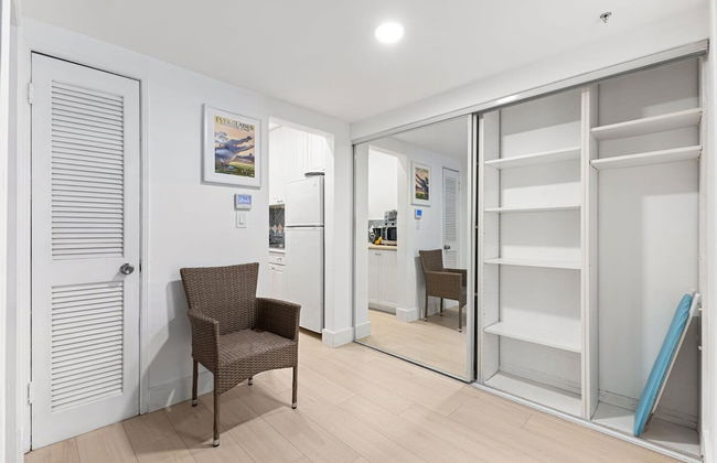 Welcoming Airbnb Walkig Distance to Las Olas Blvd - Photo 13