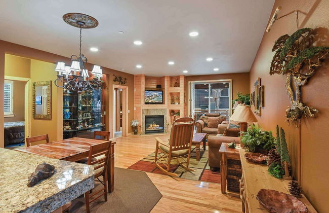 Crystal Charm Amazing 3 BDR Condo Close to Beaches, Casinos, & Skiing! - Foto 1