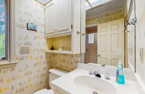 Deck and Private Dock! Waccamaw River Retreat - Photo 16