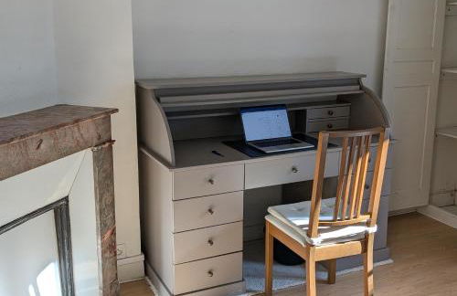 Seine-Front Apt in Stone House with parking and garden, Lacroix Island - Photo 14