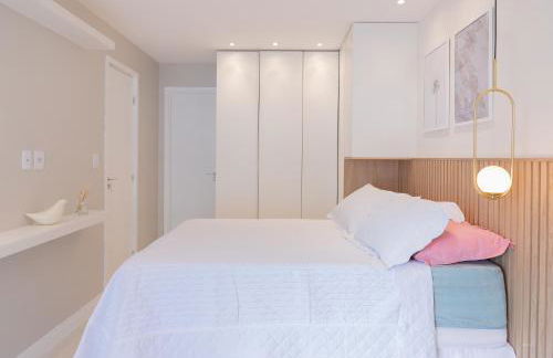 Na Beira da Praia - Conforto e vista privilegiada do 10º andar! - Foto 17