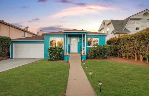 10 Min to the Beach Colorful Home Huge Yard - Foto 1