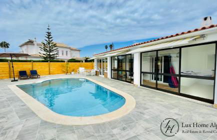 Villa Harmony - Stylish Villa - Pool & Terrace - Foto 17
