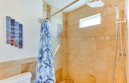 Ocean Views and Deck Family Home, Steps From Beach - Foto 16