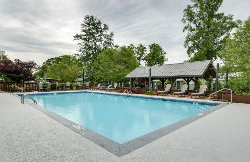 Flat Rock Tiny Home Fall Getaway with Grill! - Foto 22