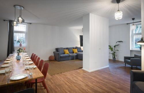 Sonnig & Helle Wohnung Alexanderplatz in 15min zu erreichen, Herthastraße sehr schön und groß für Gruppen geeignet - Photo 17