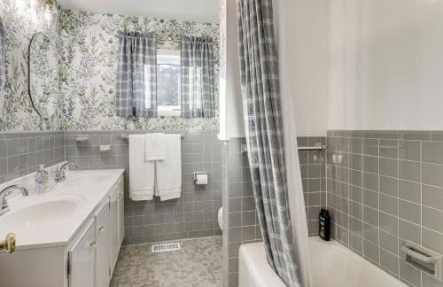 Walk to Town Historic Quitman Gem with Private Yard - Photo 15