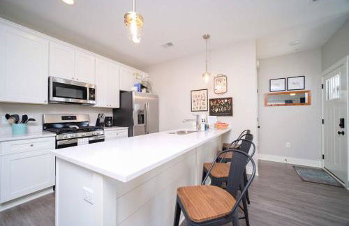 Main Floor Cozy 2 Bedroom Condo in Bettendorf - Photo 17