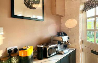 Eclectic Barn - Pergola & Dog-Friendly Garden - Photo 27