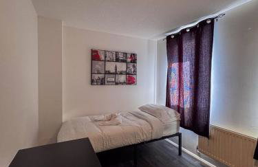 Newly Refurbished Home fit for to 7 family members, Groups, Contractors Centre of Bradley Stoke - Foto 25