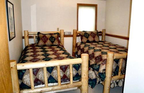 Secluded Lodge Rental for Large Groups in Lewis and Clark National Forest, Montana - Foto 12