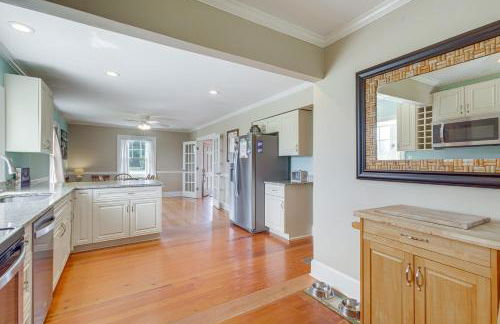 Pet-Friendly Home with Gazebo Minutes to Beach! - Foto 11