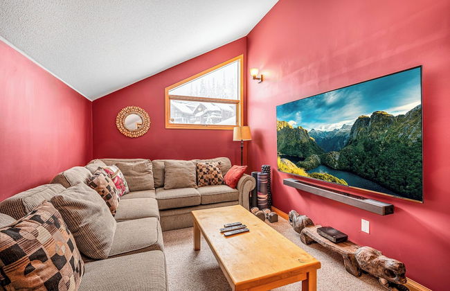 Fresh Tracks Retreat Ski In Out Hot Tub - Photo 2