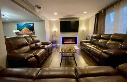 [4-BR/Sleeps 12] Family & Friends Home in Indiana - Foto 6