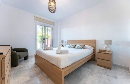 Bajo con acceso directo desde la terraza a la piscina y parking privado en La Reserva de Marbella by Sunny Residences - Foto 12