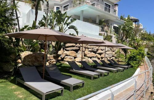 ULTIMATE LUXURY DREAM VILLA with 7 BEDROOMS, GYM, SPA and INFINITY POOL - Photo 65