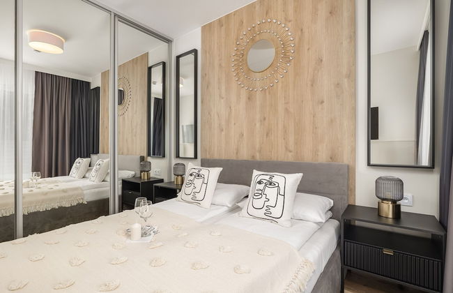 Coast Apartment With Terrace by Renters - Photo 6