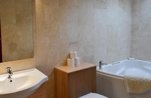 Wood Cottage - Photo 16