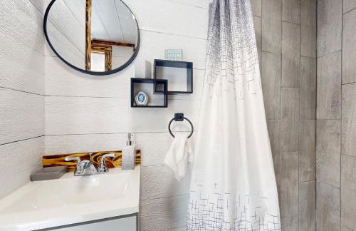 Family Fun! Riverside Home with Fire Pit - Foto 13