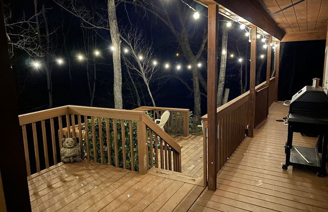 Gray's Place on Cosby Creek - 2 Bedrooms, 2 Baths, Sleeps 6 Home by RedAwning - Foto 9